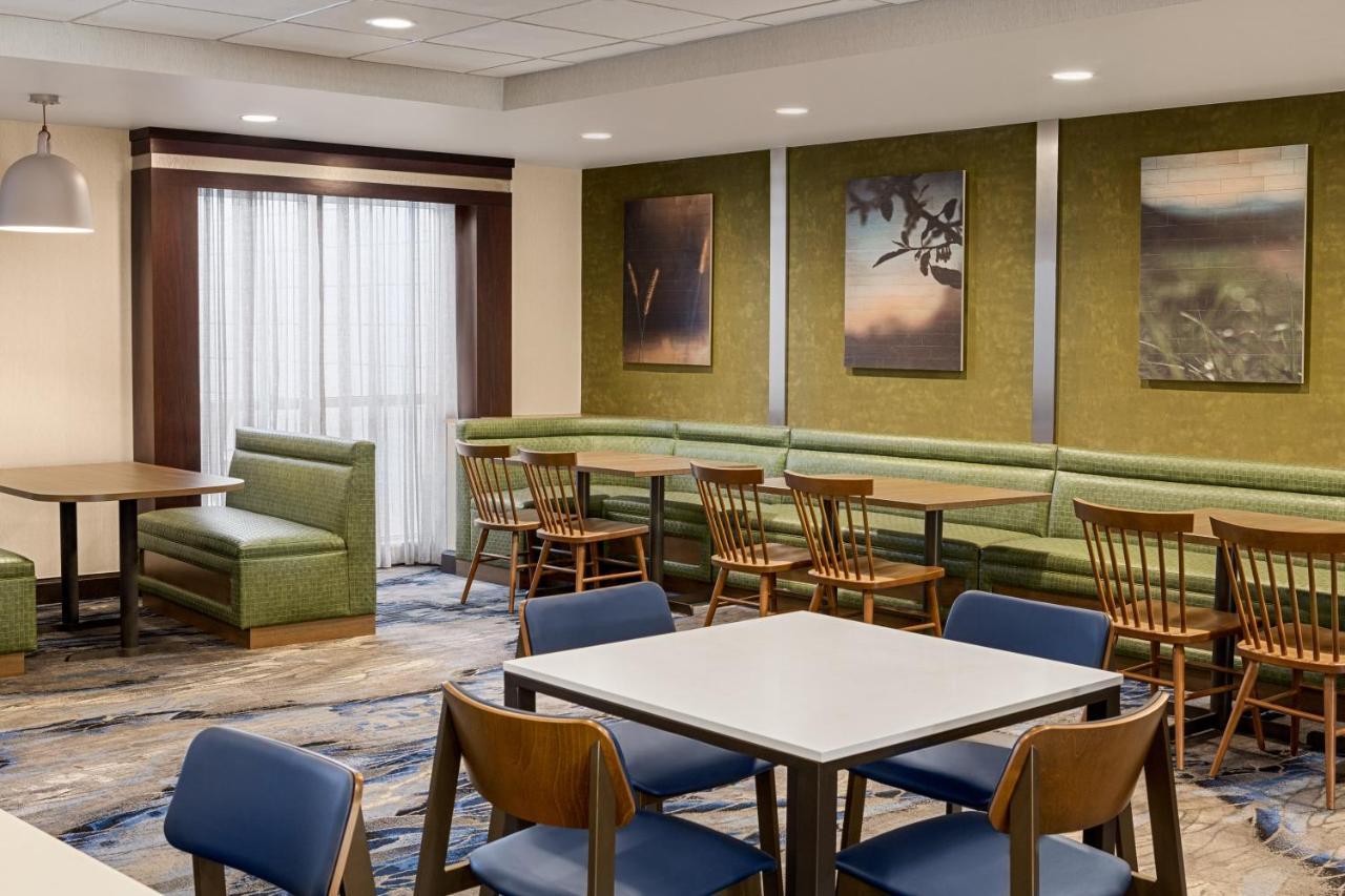 Hotel Fairfield & By Marriott Airport 3*